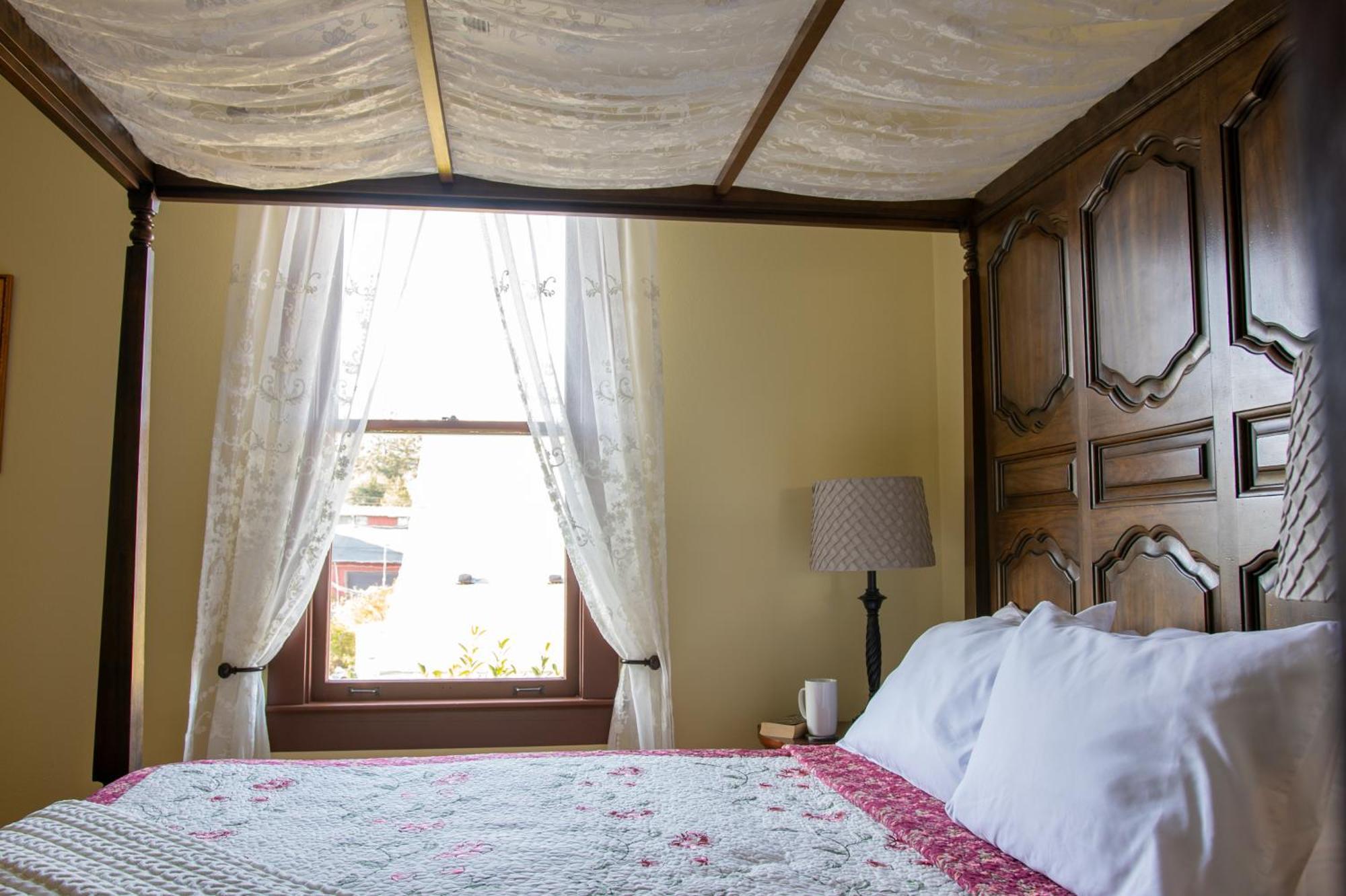 The Pearl Inn Bed And Breakfast Ilwaco Bagian luar foto