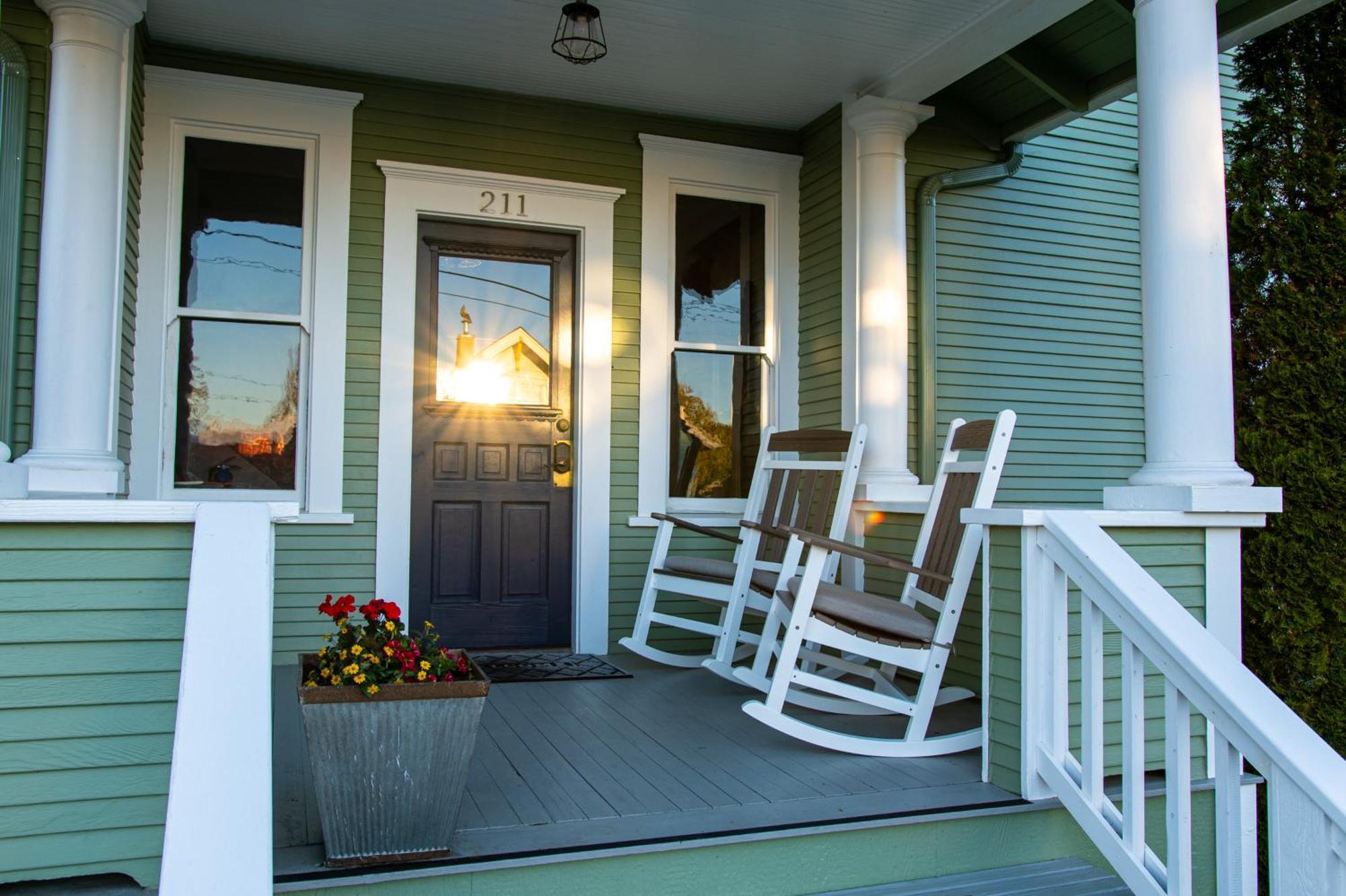 The Pearl Inn Bed And Breakfast Ilwaco Bagian luar foto