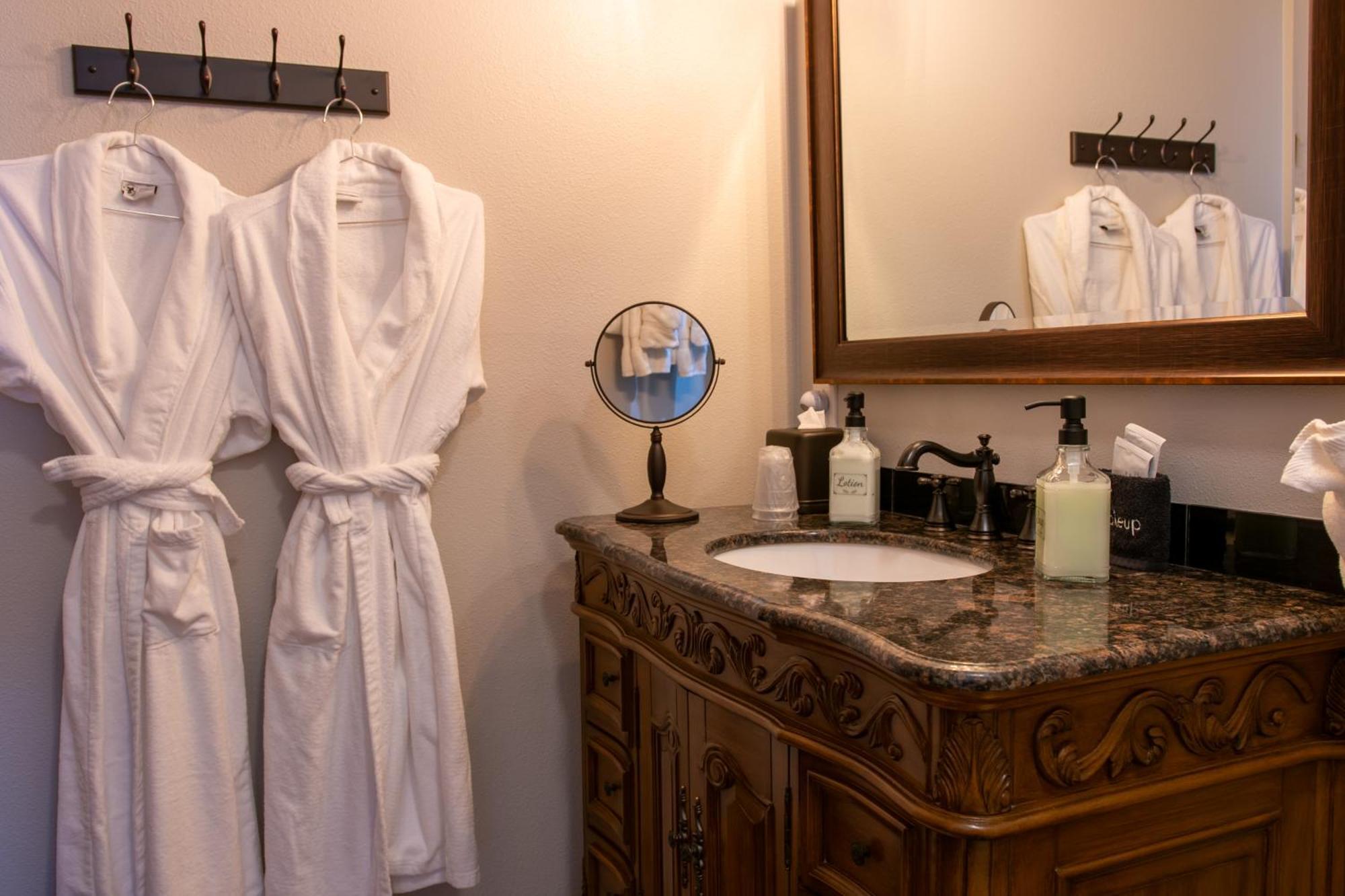 The Pearl Inn Bed And Breakfast Ilwaco Bagian luar foto